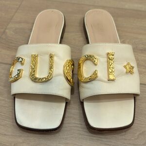 Gucci slides, excellent condition